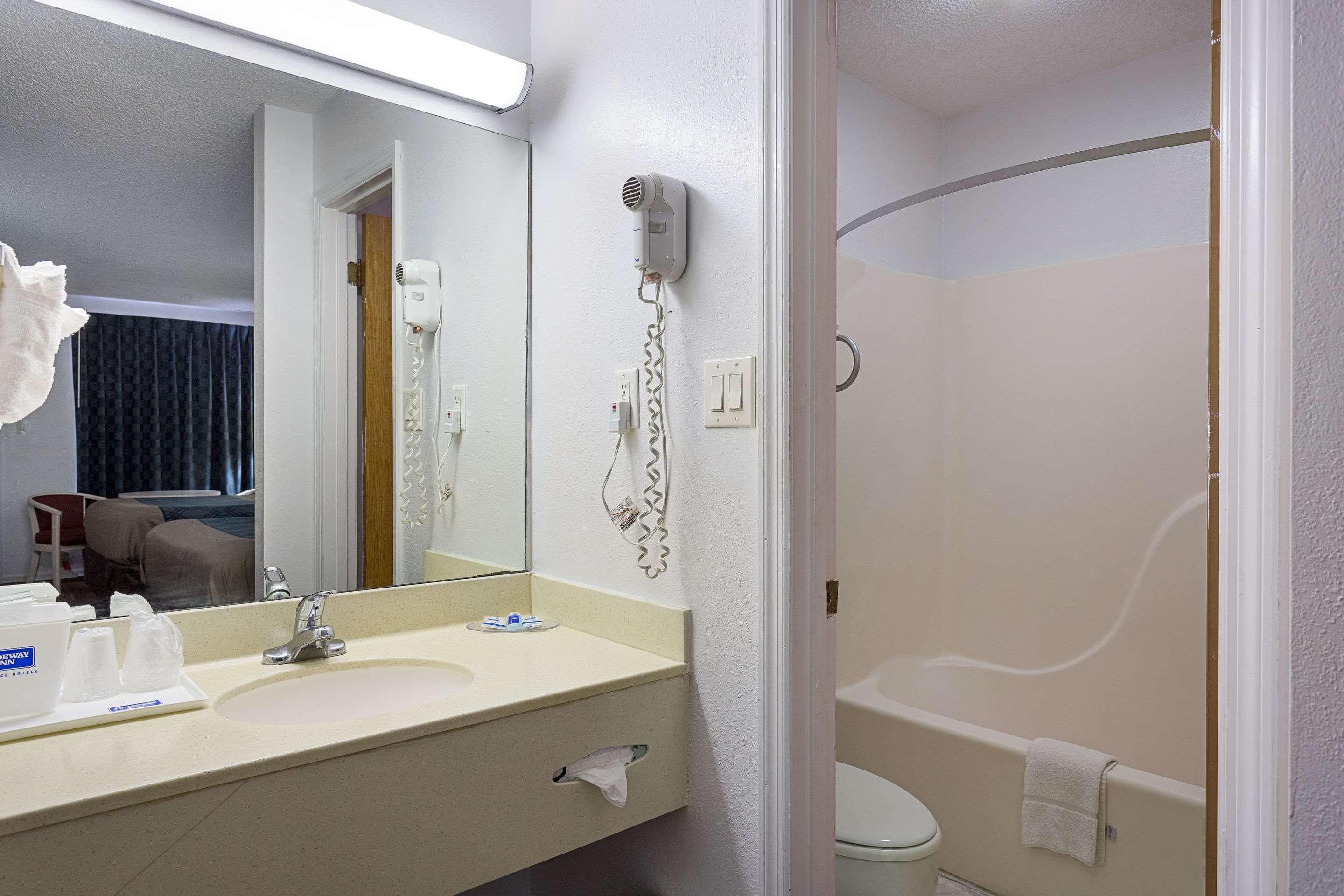 Rodeway Inn Lake City I-75 מראה חיצוני תמונה